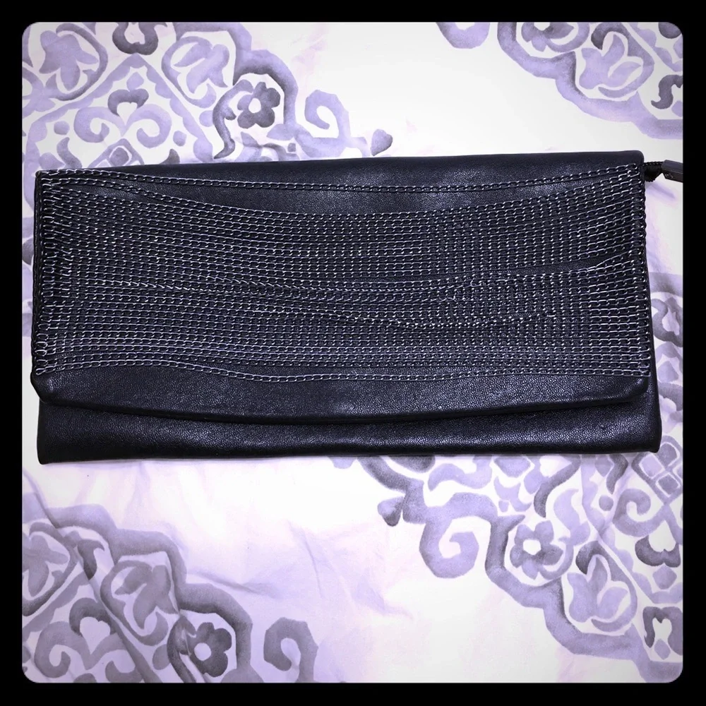 NWOT Black & Silver Chain Clutch w/Crossbody Strap